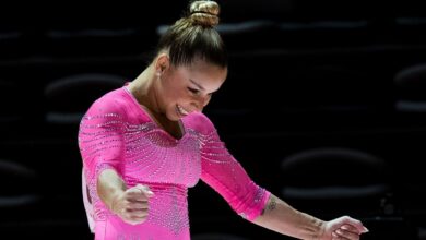 Flávia Saraiva é ouro nas assimétricas da Copa do Mundo de ginástica