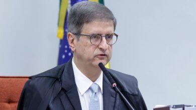 PGR pede anulação de investigação sobre conversas de Moraes e Vorcaro