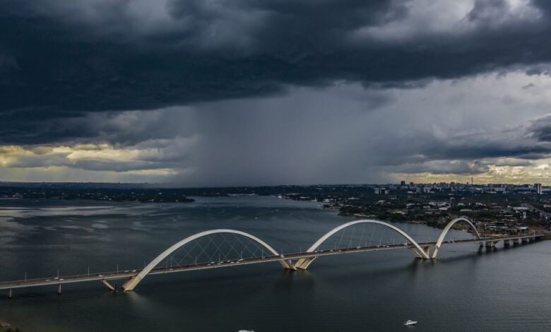 Defesa Civil emite alerta de tempestade e rajadas de vento no DF