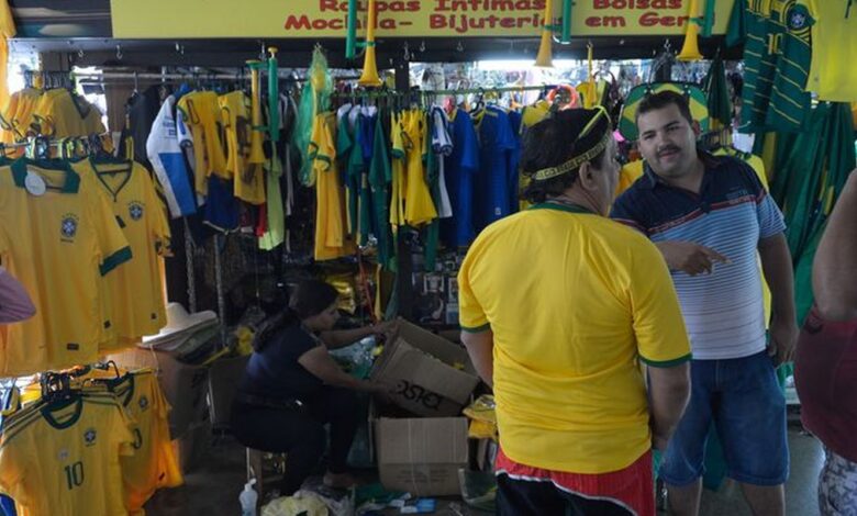Vendas no comércio caem 0,8% em julho, com “ressaca” da Copa do Mundo