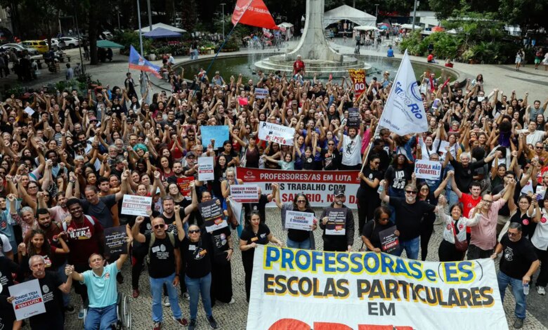 Professores de escolas particulares do Rio fazem greve de 24 horas
