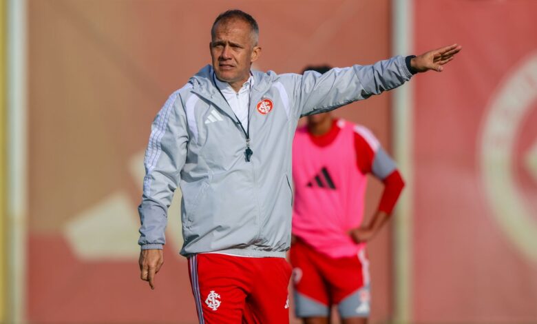 Internacional contrata técnico Eduardo Baptista até o fim da temporada