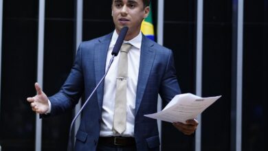 TSE manda Nikolas retirar postagem com desinformação sobre Lula