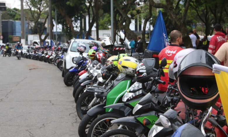 Apenas 1 em cada 5 motociclistas de app tem cobertura previdenciária
