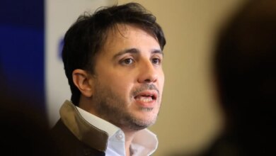 Renan propõe cortes na Previdência e alterar pisos da saúde e educação