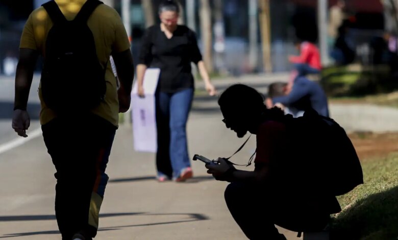 Percentual de jovens nem-nem no Brasil cai para 22,4%, mostra estudo