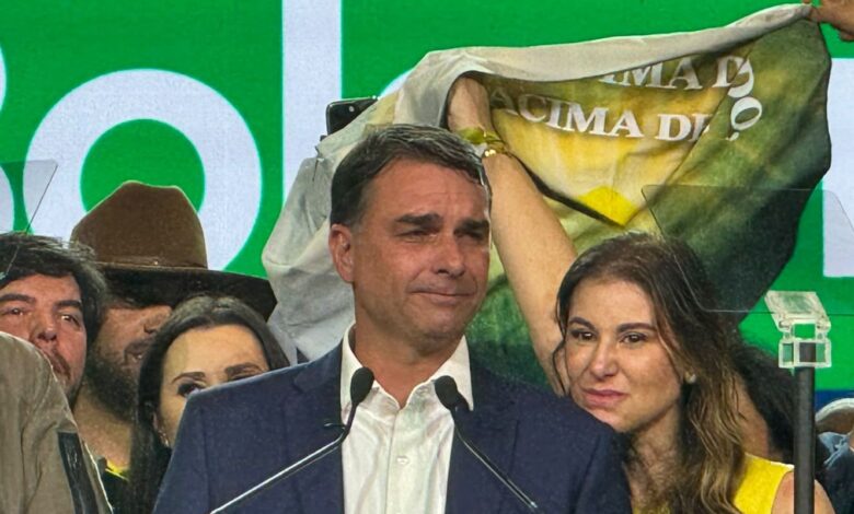 Flávio usou jatinho ligado à Vorcaro em viagem em 2025, diz revista