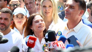 Flávio Bolsonaro diz que vai manter Bolsa Família e Farmácia Popular