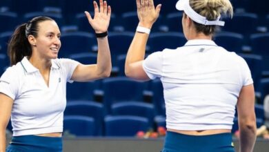 Dupla de Stefani bate campeãs olímpicas e avança à semi em Pequim
