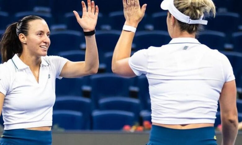 Dupla de Stefani bate campeãs olímpicas e avança à semi em Pequim