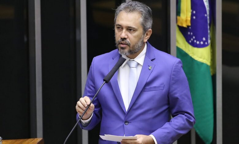 Ceará reelege Elmano governador no primeiro turno