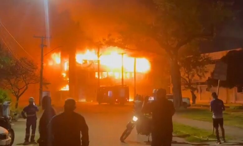 Incêndio causa danos a prédio da Universidade Federal de Pernambuco