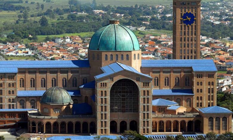 Santuário de Aparecida terá missas, consagração e procissão no feriado
